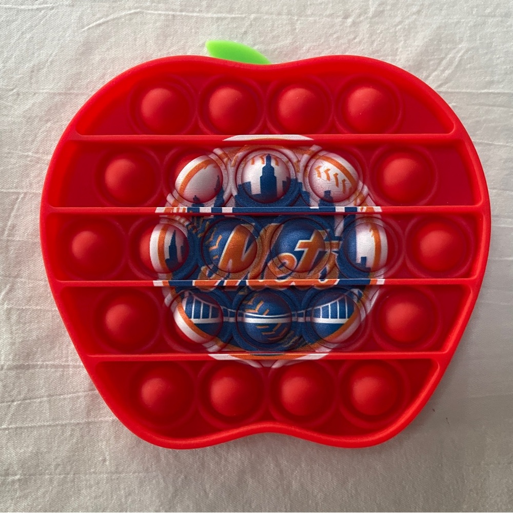 Brand new, Unused New York Mets Home-run Apple Pop It Toy